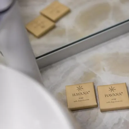 Comfort By Bookinghost *