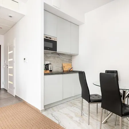 דירה Comfort By Bookinghost ורשה