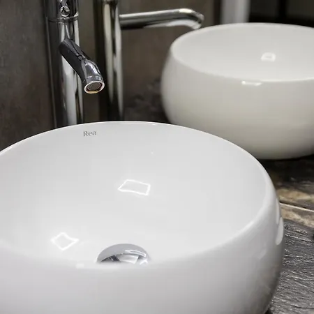 Comfort By Bookinghost Apartment *