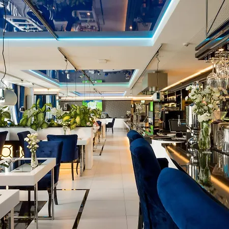 Comfort By Bookinghost Apartment *