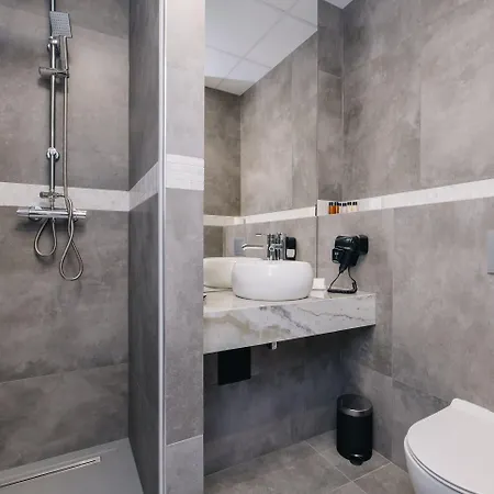 Comfort By Bookinghost Appartement Warschau