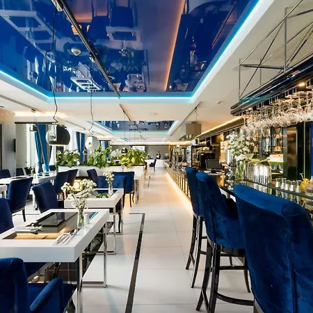 Comfort By Bookinghost * Warsaw