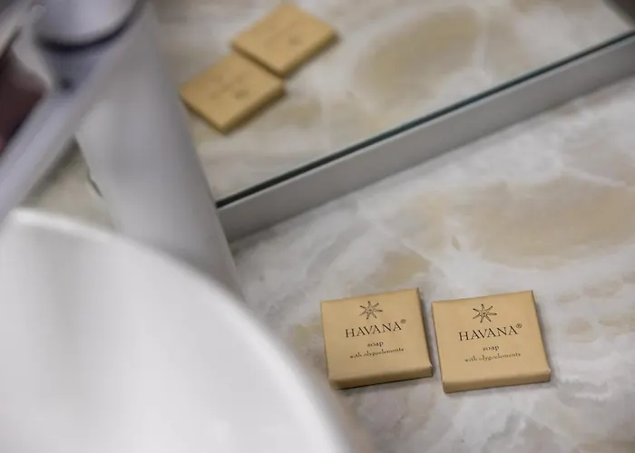 Comfort By Bookinghost *