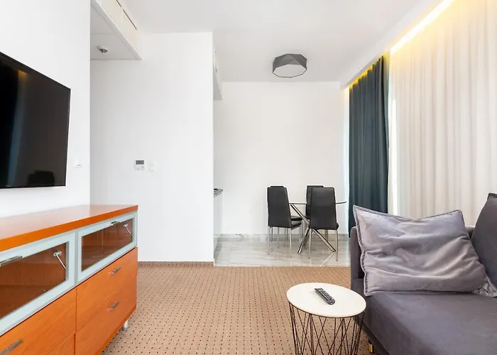 Lägenhet Comfort By Bookinghost Warszawa