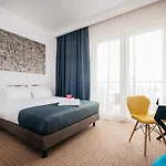 Comfort By Bookinghost Apartment